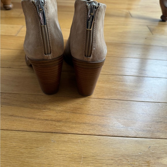 Vince Camuto Booties - Picture 4 of 5
